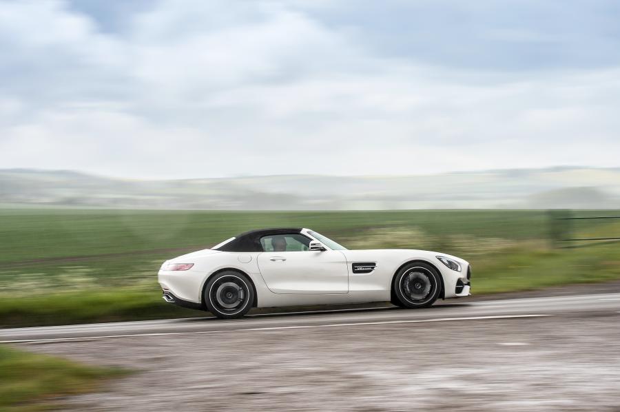  Mercedes-AMG GT Roadster 2017 года  (UK) (фото 26 из 40)